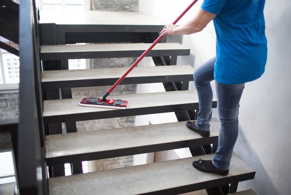 Pulizia delle scale in condominio come si gestisce e a chi rivolgersi